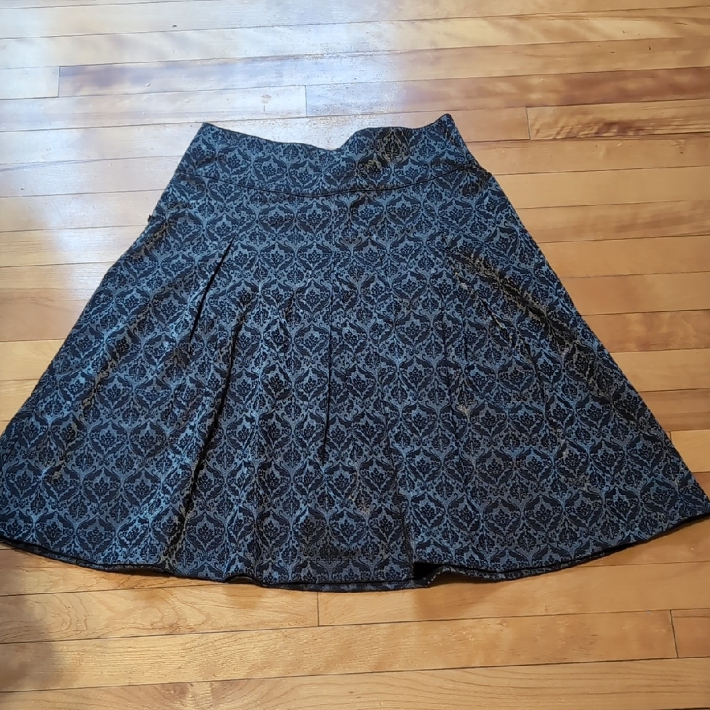 Chenault Black and Gray/Silver A-Line Skirt Size 10